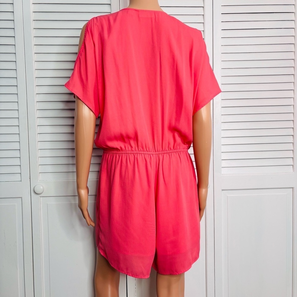 NEW YORK & COMPANY Vibrant Pink Chiffon V-Neck Romper Size Medium - Picture 8 of 8